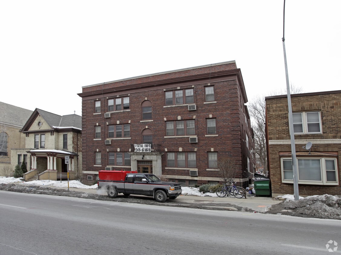 Primary Photo - 116-118 W Johnson St