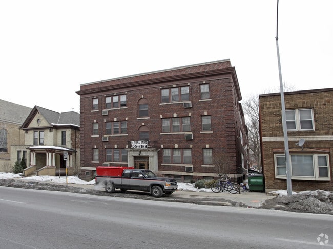 Building Photo - 118 W Johnson St