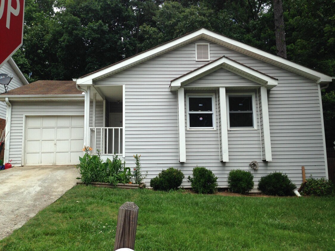 Foto principal - 5324 Ridge Forest Dr