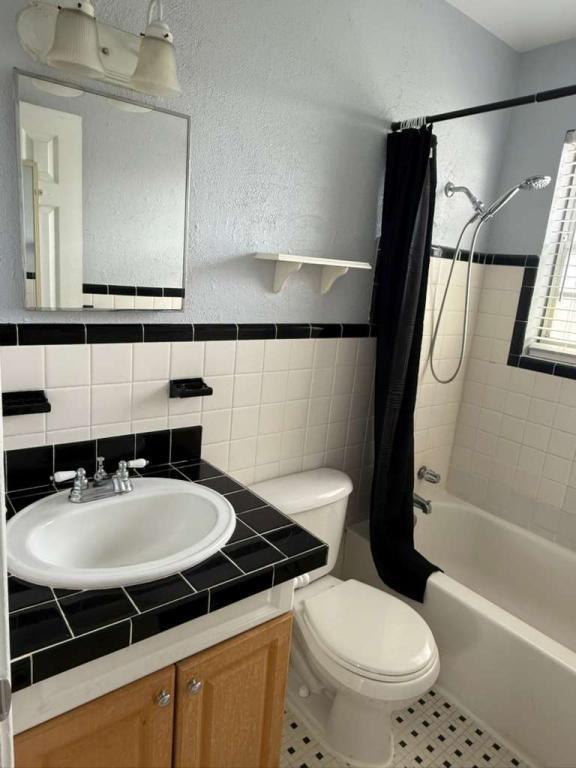 Foto del edificio - 140 Frazar Rd