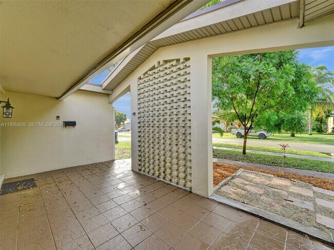 Foto del edificio - 7231 NW 20th St