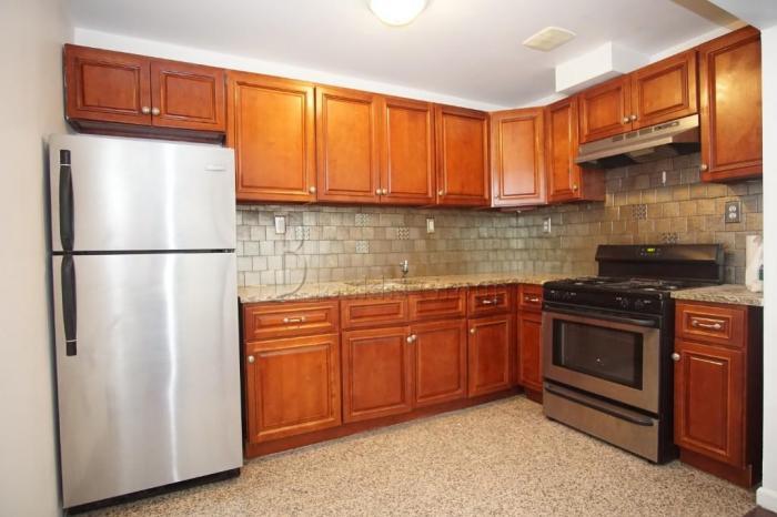 Primary Photo - 3 bedroom in BRONX NY 10471