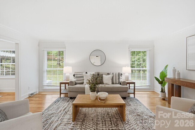 Foto del edificio - 926 Shady Bluff Dr