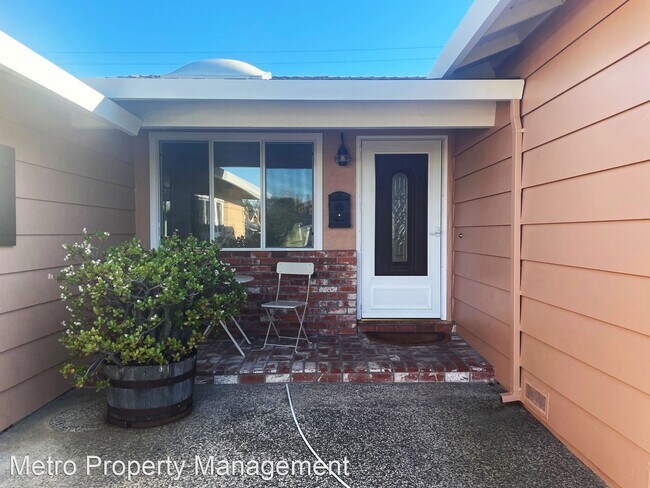 Building Photo - 3 br, 2 bath House - 1546 Calinoma Dr