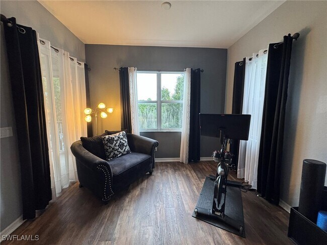 Foto del edificio - 21524 Taft Ct