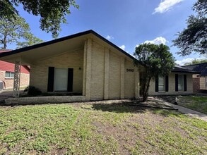 Building Photo - 5850 Paisley St