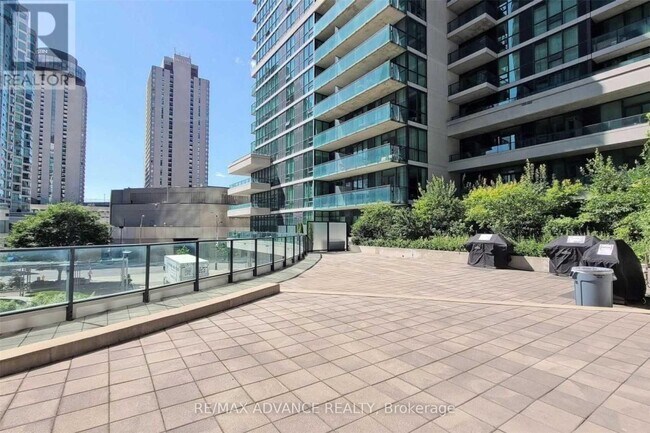 Building Photo - 18-2118 Harbour St