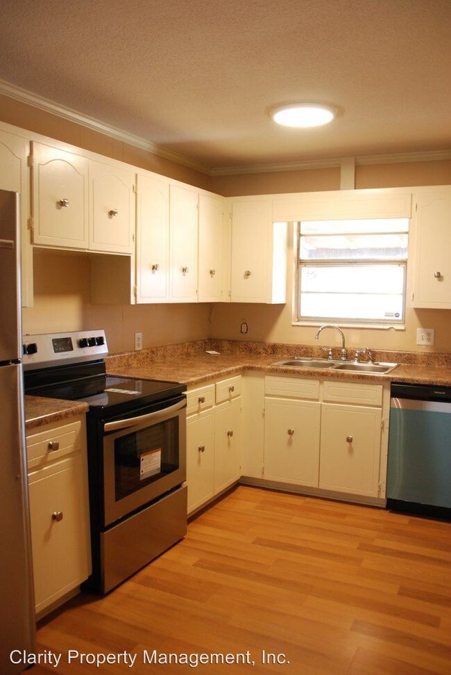 Building Photo - 2 br, 1.5 bath House - 3260 Terrace Ave NW