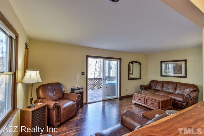 Building Photo - 3 br, 2.5 bath House - 105 Lantern Way