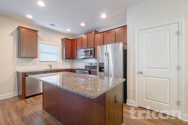 Building Photo - 419 Trickum Hill Dr