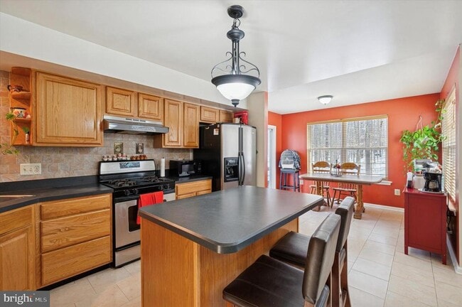 Building Photo - 32 Victory Way