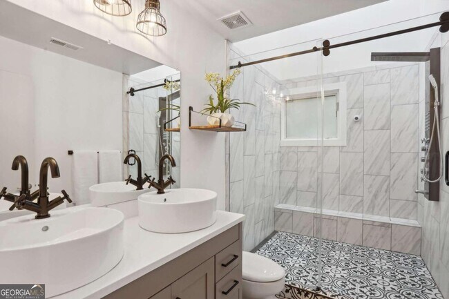Foto del edificio - 1357 Stirling Cir NW