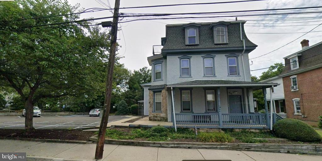 Primary Photo - 415 School St