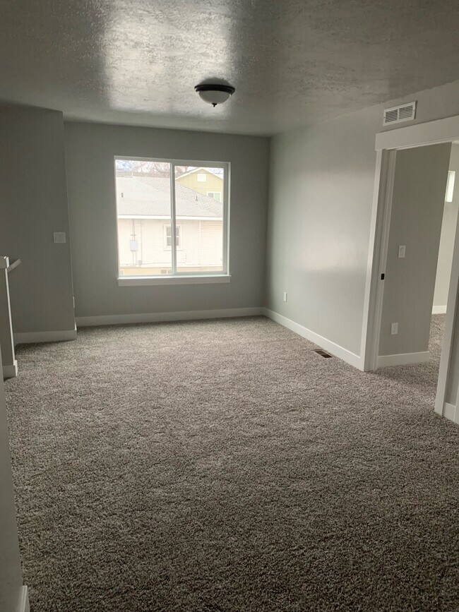 Building Photo - 226 S 600 W