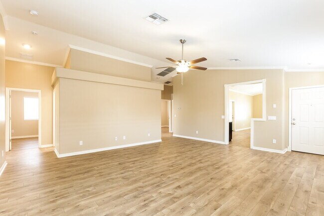 Foto del edificio - 2030 S 100th Ln