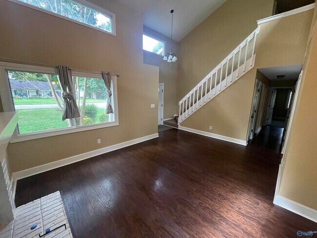 Building Photo - 14909 Clovercrest Dr SE