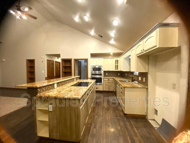 Foto del edificio - 1260 Great Oaks Dr