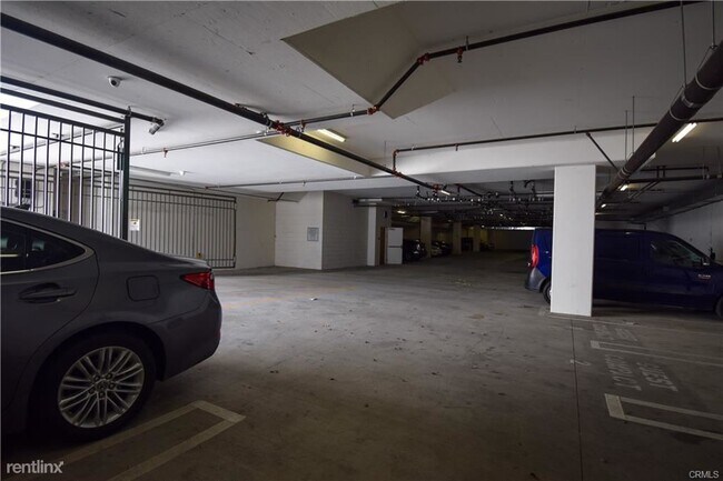 Foto del edificio - 4661 Wilshire Blvd