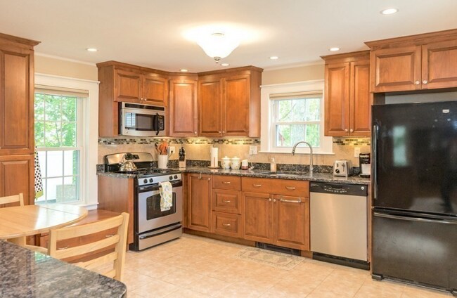 Foto del edificio - 42 River Rdg