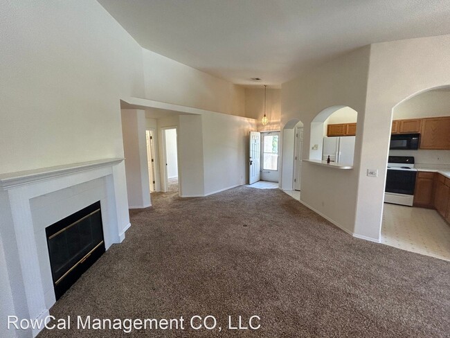 Building Photo - 2 br, 2 bath House - 3665 Strawberry Field...