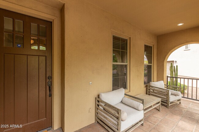 Building Photo - 9238 E Via De Vaquero Dr