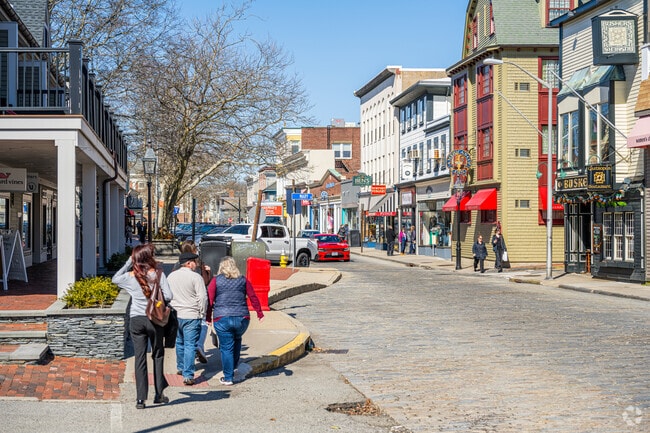 Take a stroll down historic Thames St. for shopping and dining in Newport.