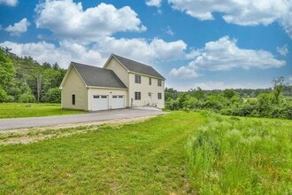 Building Photo - 41 Howe Ln