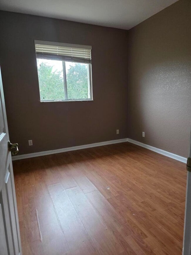 Building Photo - 2866 S Oasis Dr