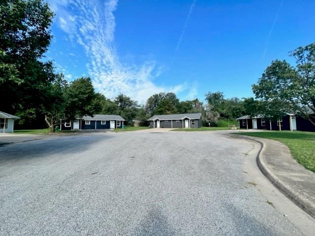 Building Photo - 303 E Maple Ave
