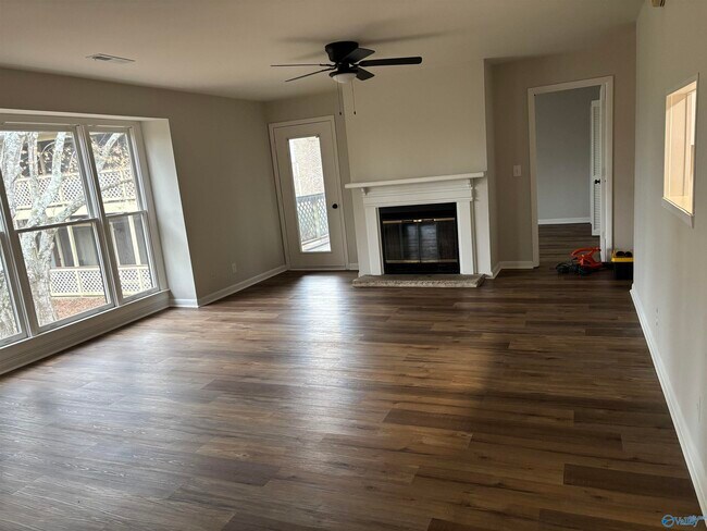 Foto del edificio - 5011 7 Pine Cir