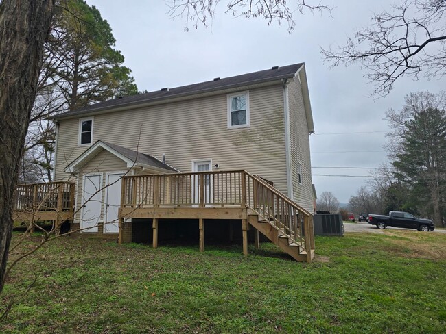 Building Photo - 224A Hunter Dr