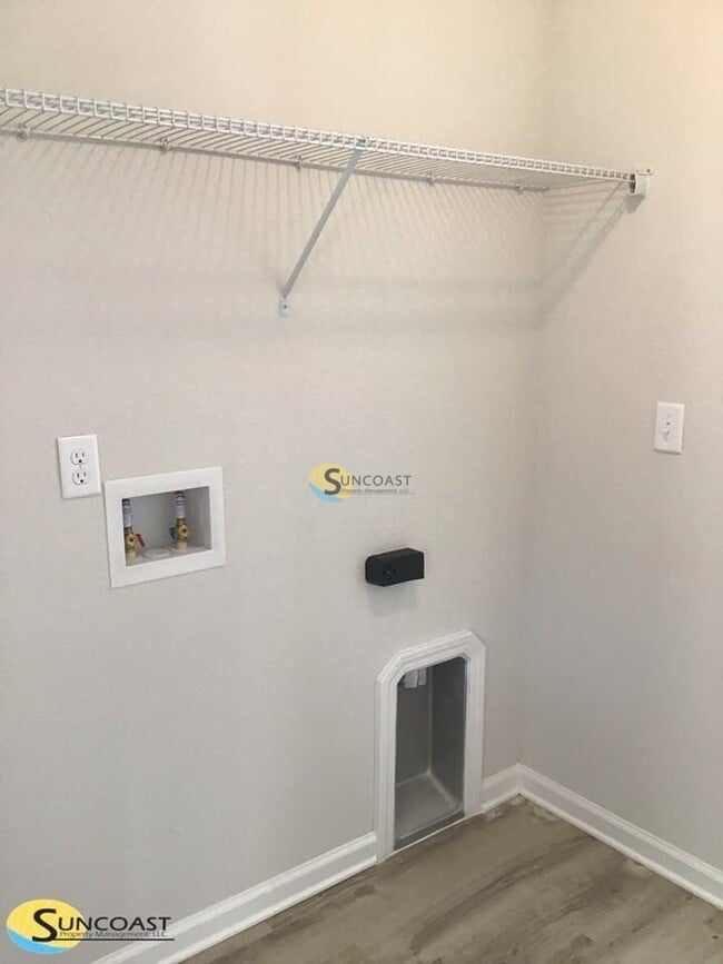 Foto del edificio - 7847 Mariner St