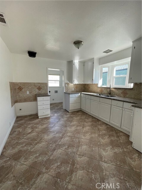 Building Photo - 3328 San Gabriel Blvd