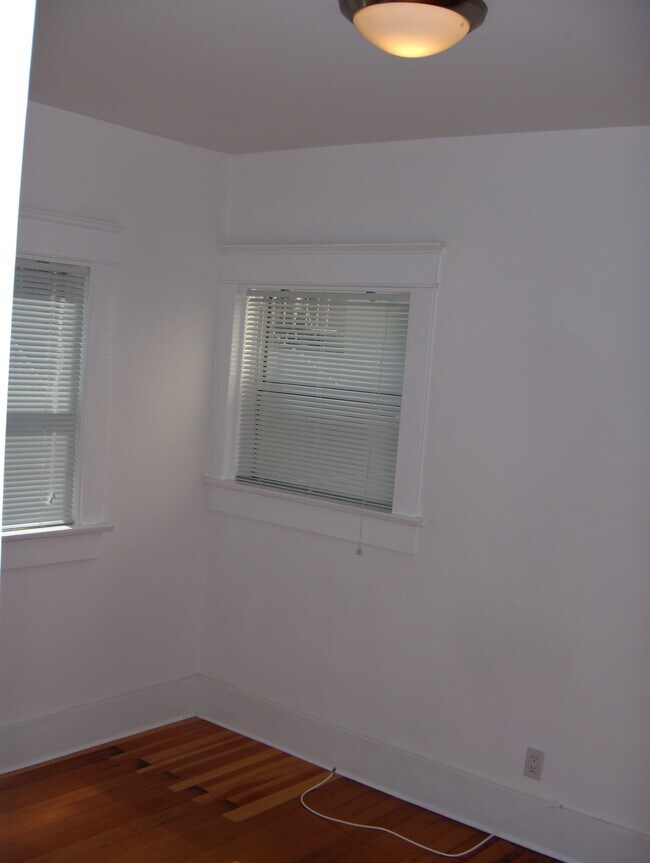 Foto del edificio - 33 Brooks Ave