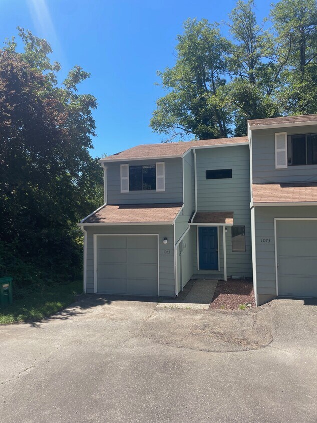 1075 Lybarger St SE, Olympia, WA 98501 Townhome Rentals in Olympia WA