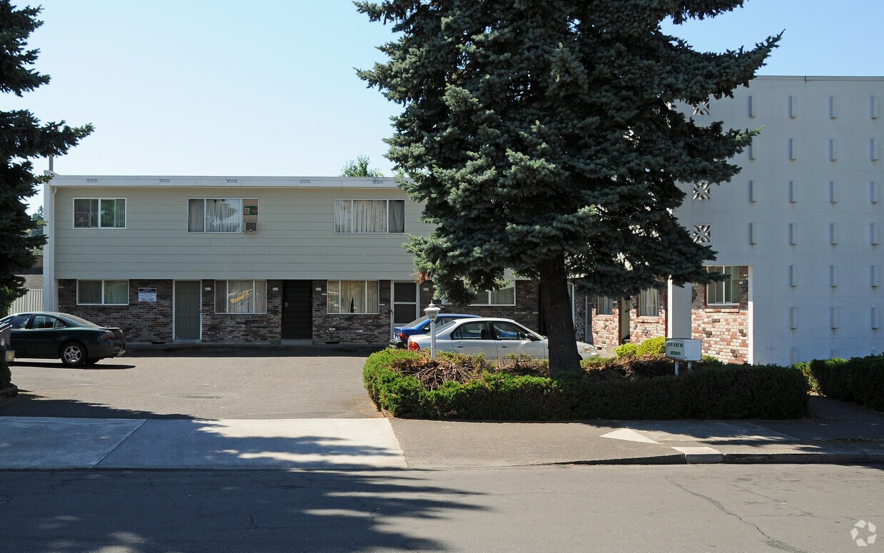 Building Photo - 333-351 SE 81st Ave