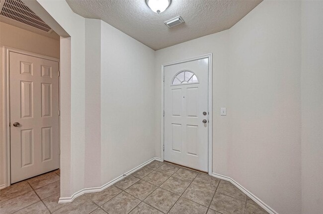 Building Photo - 10607 Sugar Trace Dr