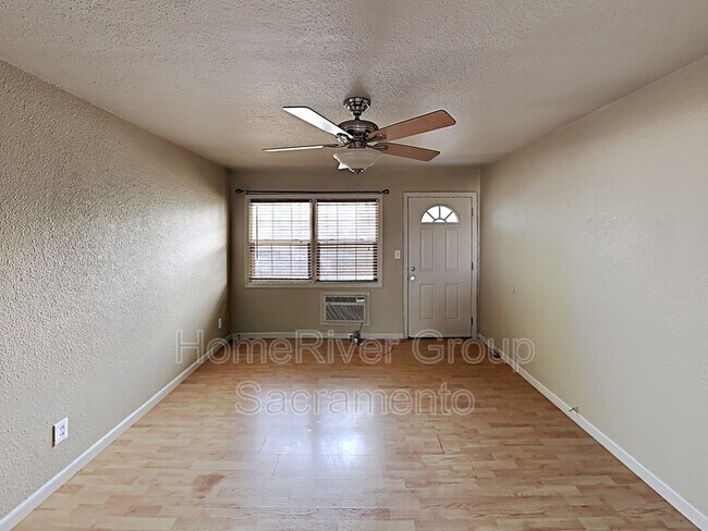 Building Photo - 3308 Ramona Ave