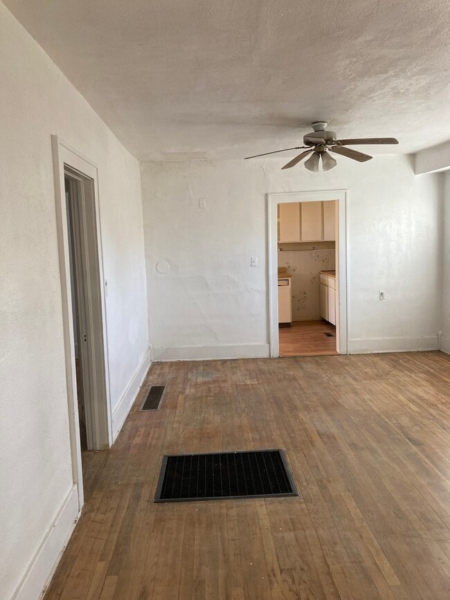 Building Photo - 805 Bradish Ave