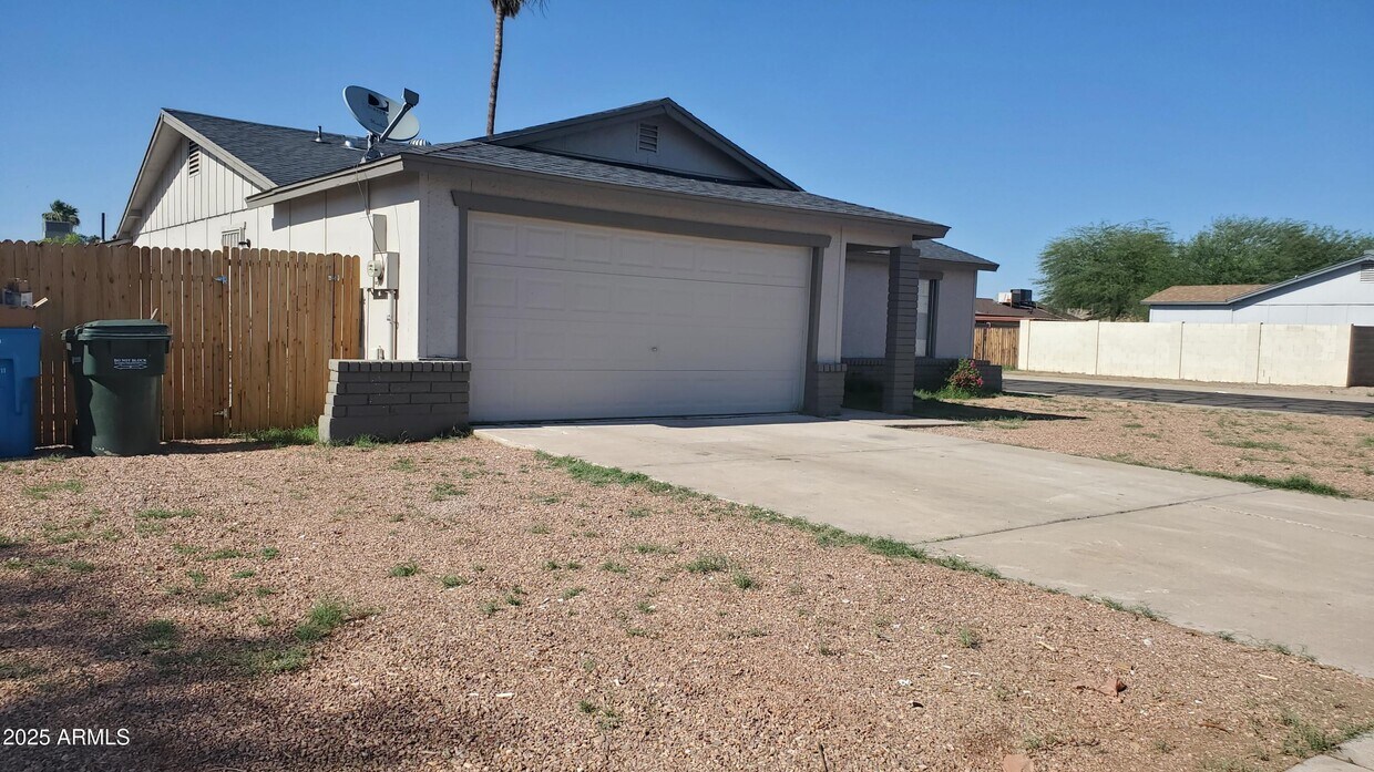 Foto principal - 8002 West Campbell Ave