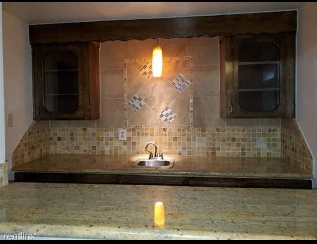 Building Photo - 3801 Hickok Ln