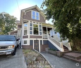 Building Photo - 918 SE 16th Ave