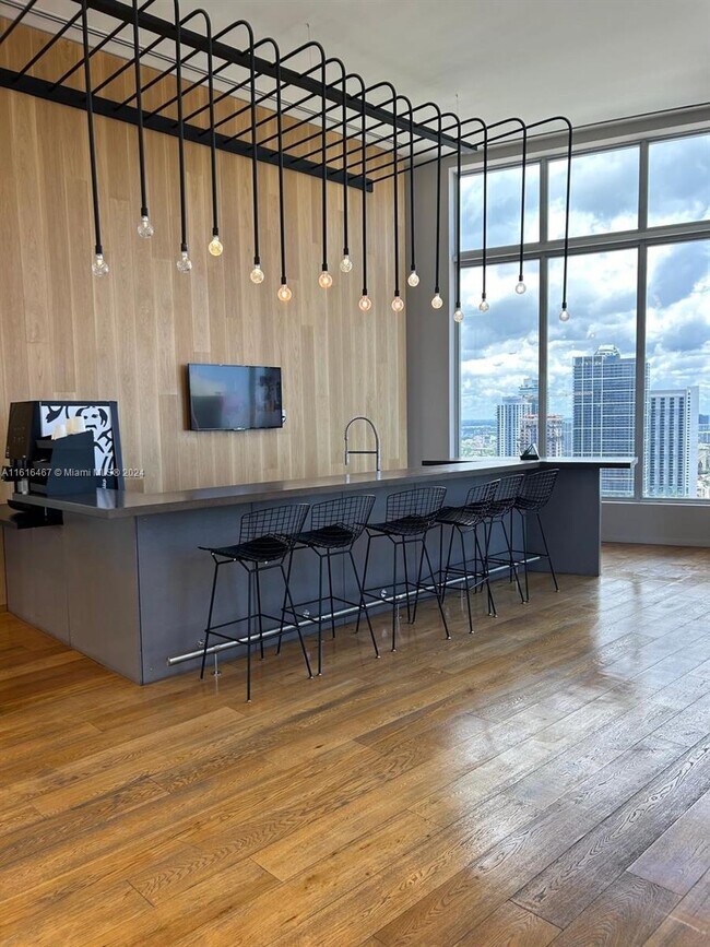 Foto del edificio - 151 SE 1st St