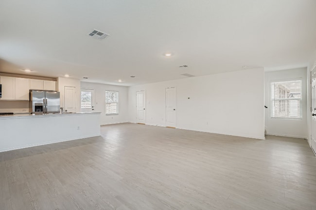 Building Photo - 349 Keefer