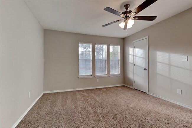 Foto del edificio - 5402 Woodville Ln