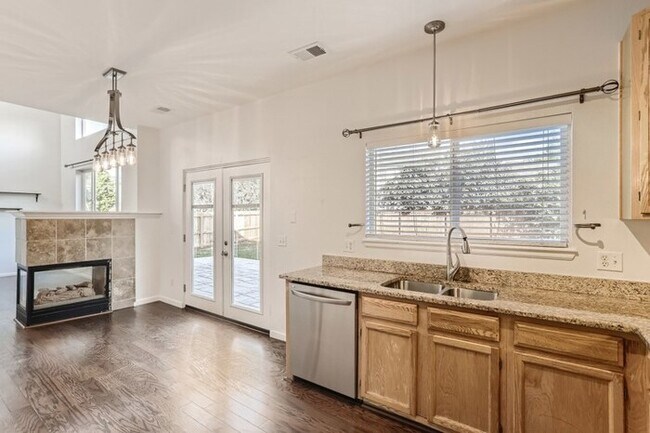 Foto del edificio - 20250 E Red Fox Ln, Centennial, CO, 80015