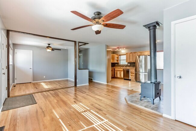 Building Photo - 2824 N Arcadia St