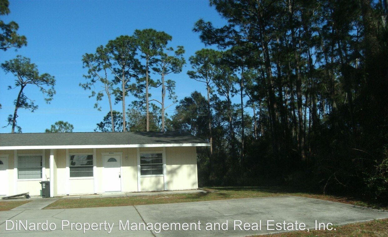 29252927 India Palm Dr, Edgewater, FL 32141 Room for Rent in