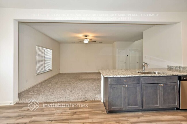Building Photo - 3032 Chico Dr