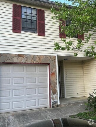 Building Photo - 1412 Pine Tree Trail